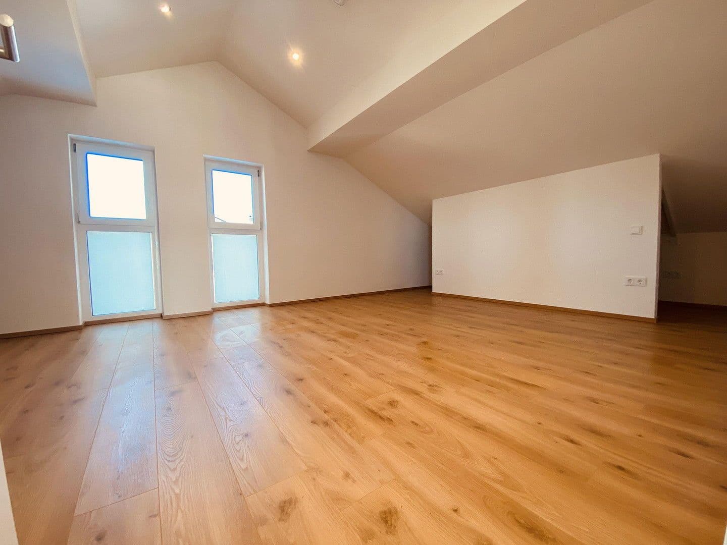 Pronájem bytu 2+1 72 m², Jägerhölzlstraße 17, Lalling, Bavorsko Pronájem bytu 2+1 72 m², Jägerhölzlstraße 17, Lalling, Bavorsko