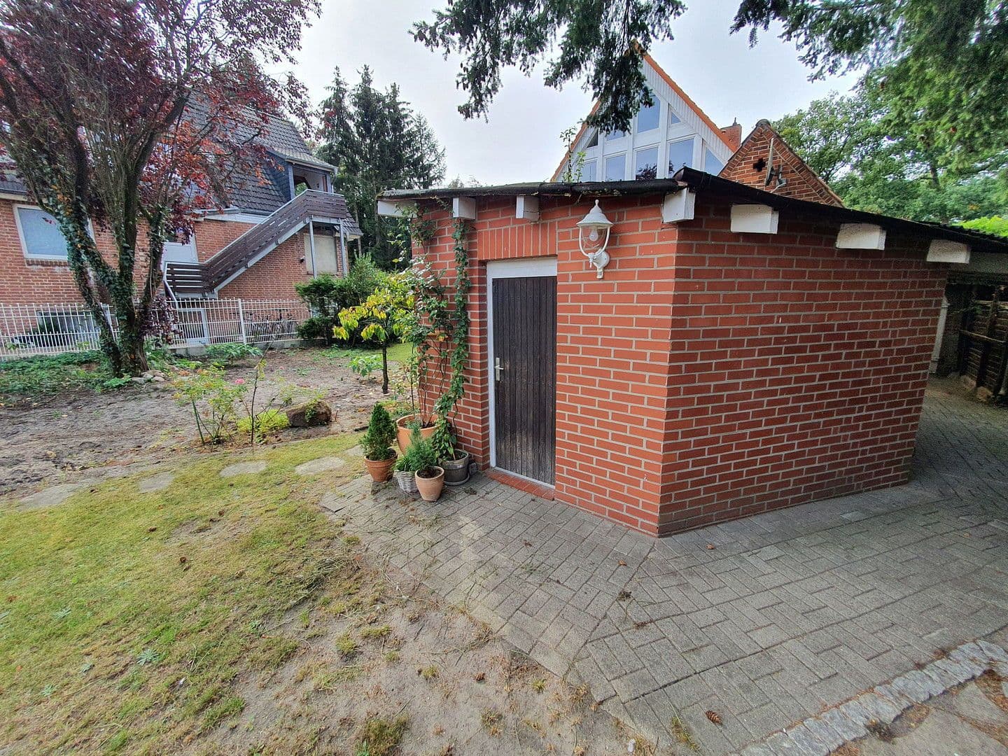 Prodej domu 232 m², pozemek 579 m², Artlenburger Landstr. 8, Adendorf, Dolní Sasko Prodej domu 232 m², pozemek 579 m², Artlenburger Landstr. 8, Adendorf, Dolní Sasko