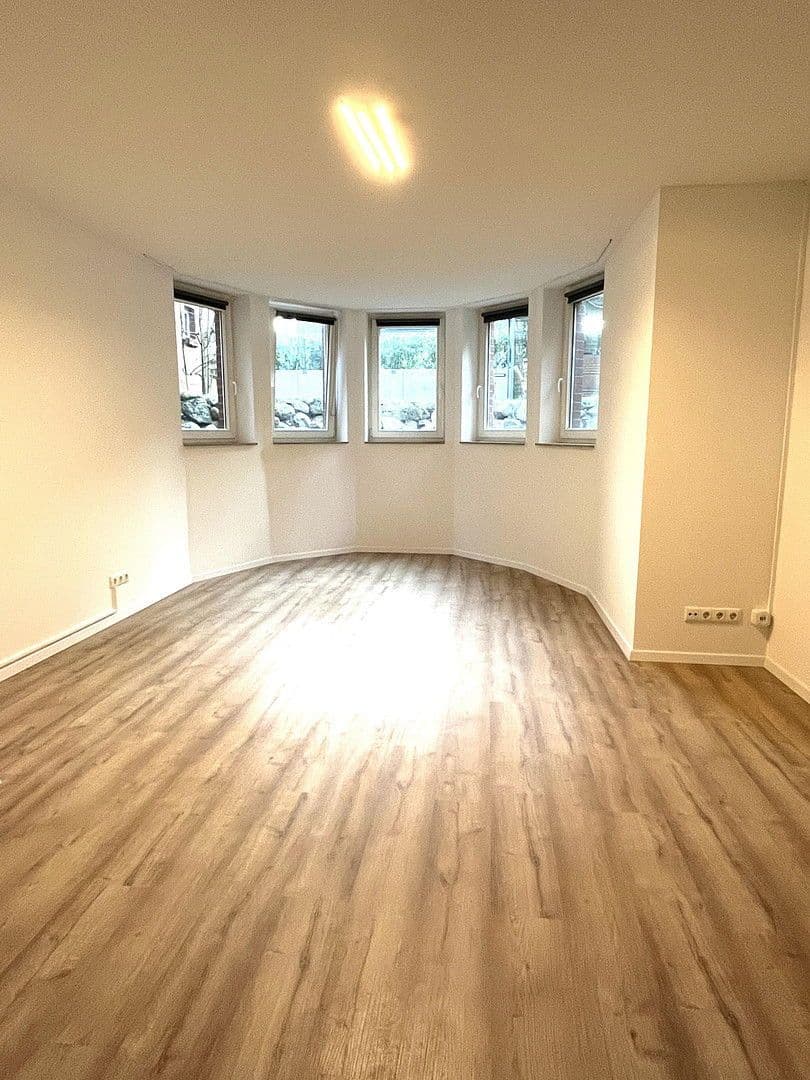 Prodej domu 232 m², pozemek 579 m², Artlenburger Landstr. 8, Adendorf, Dolní Sasko Prodej domu 232 m², pozemek 579 m², Artlenburger Landstr. 8, Adendorf, Dolní Sasko