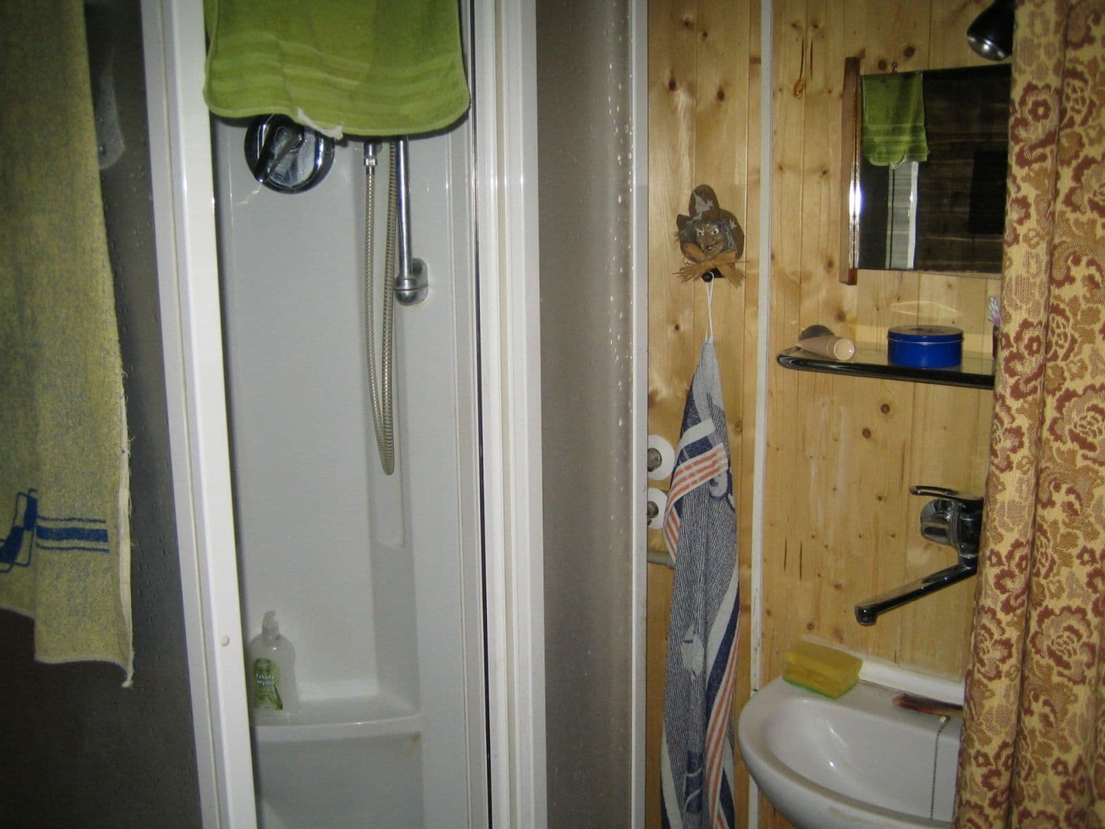 Prodej chaty, chalupy 32 m², pozemek 27 m², Neratovice, Středočeský kraj Prodej chaty, chalupy 32 m², pozemek 27 m², Neratovice, Středočeský kraj