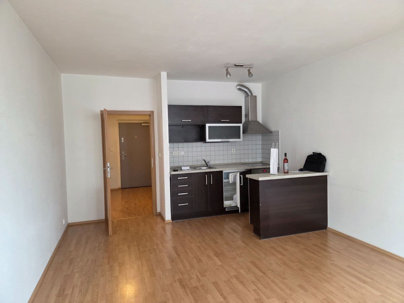 Pronájem bytu 1+kk 41 m², Na Slatince, Praha, Praha Pronájem bytu 1+kk 41 m², Na Slatince, Praha, Praha