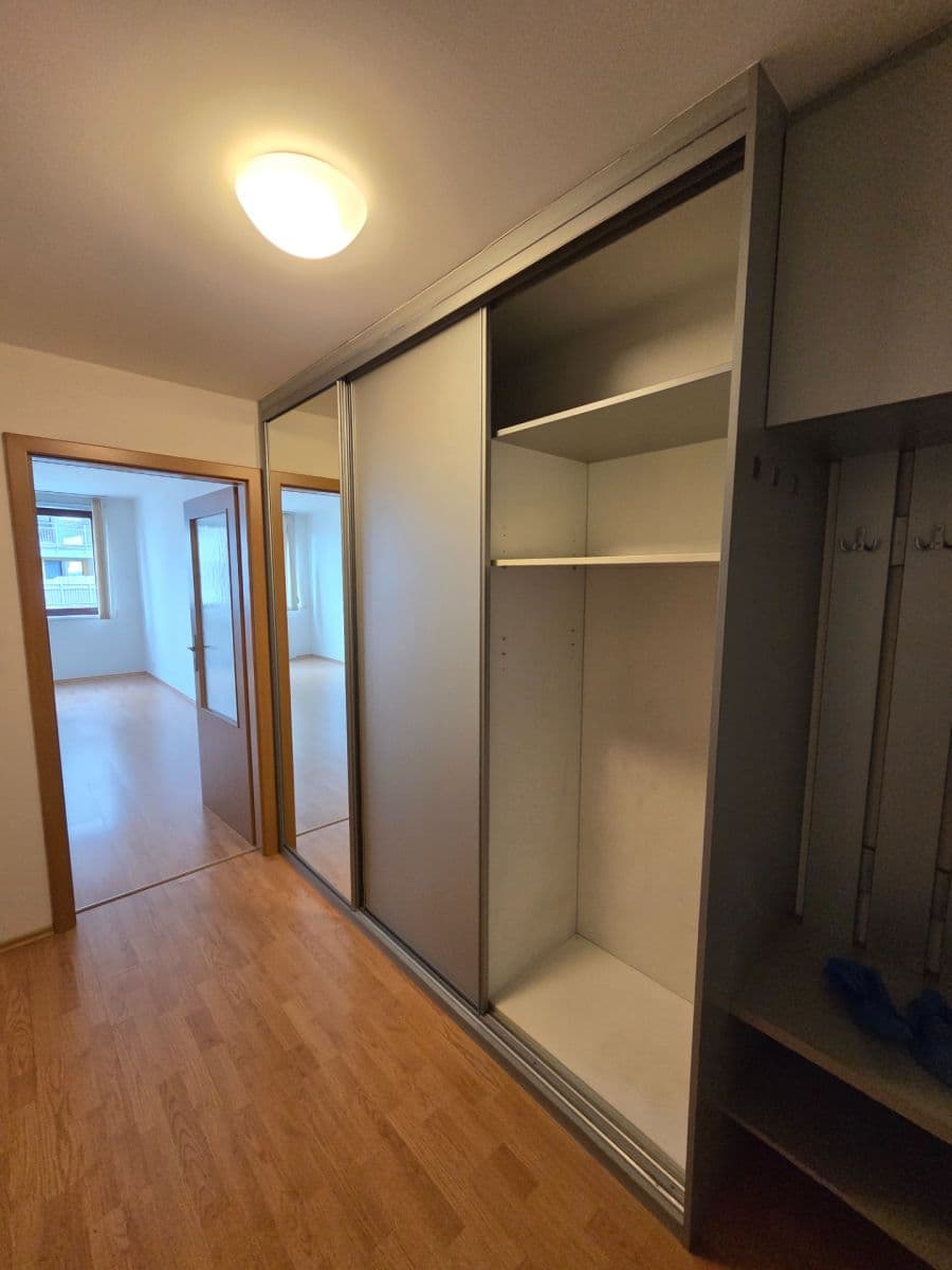 Pronájem bytu 1+kk 41 m², Na Slatince, Praha, Praha Pronájem bytu 1+kk 41 m², Na Slatince, Praha, Praha