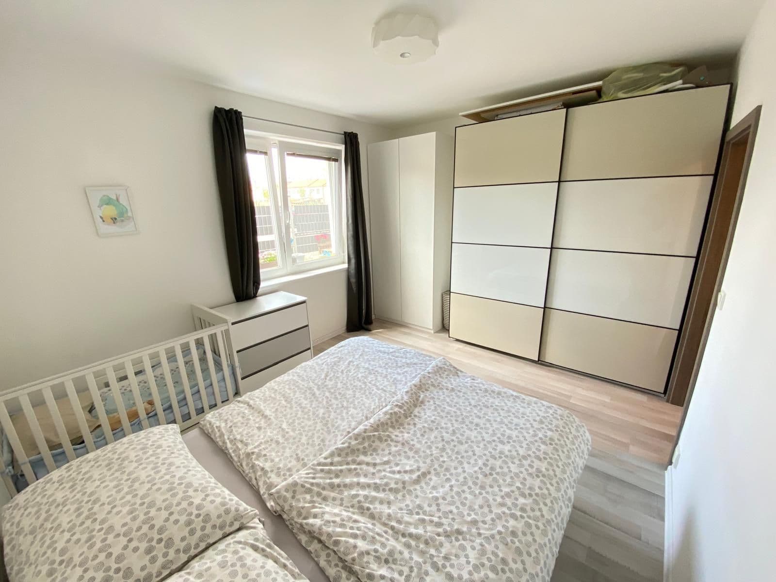 Pronájem bytu 2+kk 52 m², Uherova, Chýně, Středočeský kraj Pronájem bytu 2+kk 52 m², Uherova, Chýně, Středočeský kraj