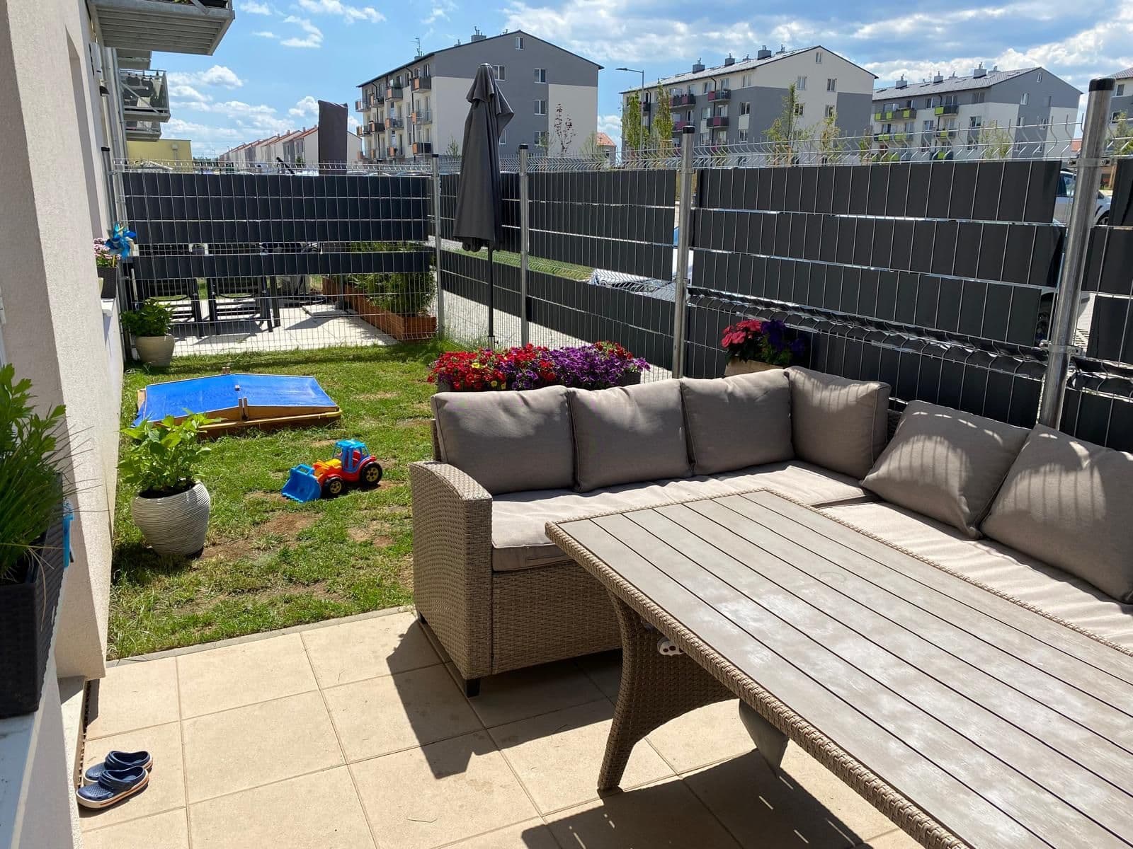 Pronájem bytu 2+kk 52 m², Uherova, Chýně, Středočeský kraj Pronájem bytu 2+kk 52 m², Uherova, Chýně, Středočeský kraj