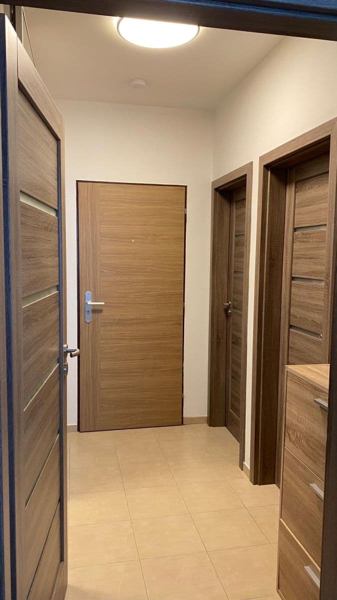 Pronájem bytu 2+kk 52 m², Uherova, Chýně, Středočeský kraj Pronájem bytu 2+kk 52 m², Uherova, Chýně, Středočeský kraj