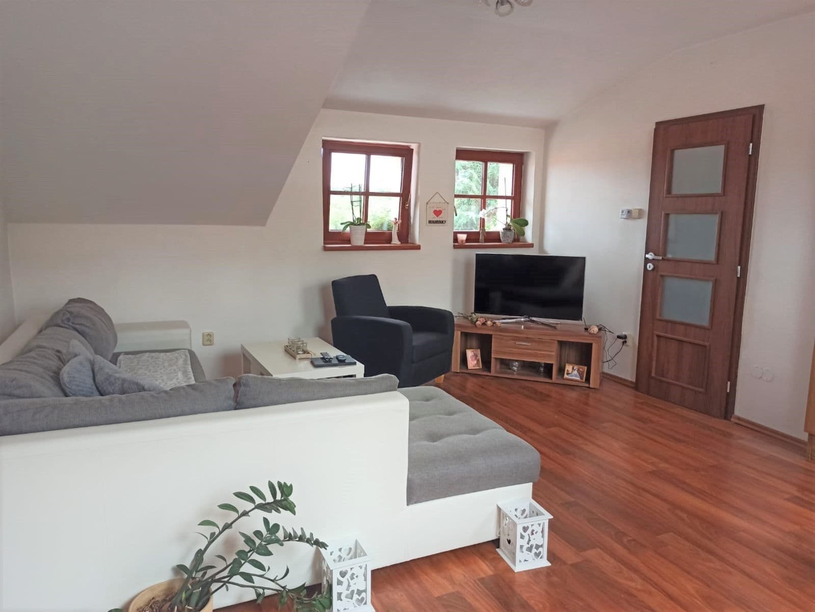 Pronájem bytu 2+kk 54 m², Zlická, Kouřim, Středočeský kraj Pronájem bytu 2+kk 54 m², Zlická, Kouřim, Středočeský kraj