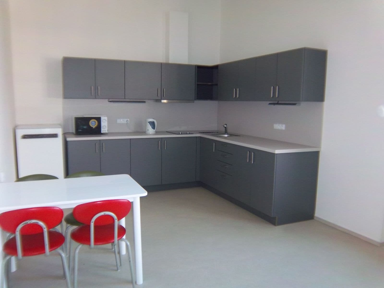 Pronájem nebytového prostoru 36 m², Podnikatelská, Praha, Praha Pronájem nebytového prostoru 36 m², Podnikatelská, Praha, Praha