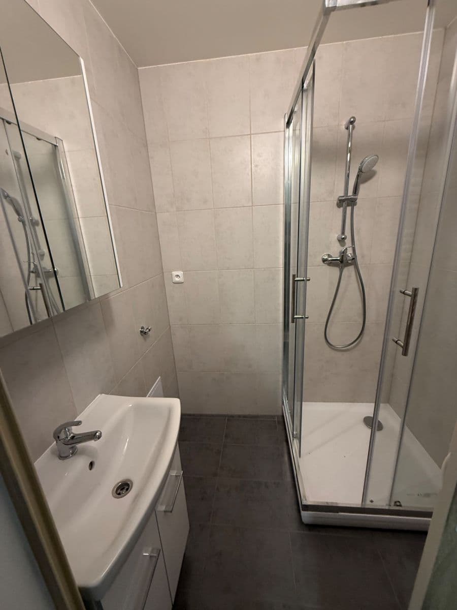 Pronájem bytu 2+kk 54 m², Komunardů, Praha, Praha Pronájem bytu 2+kk 54 m², Komunardů, Praha, Praha