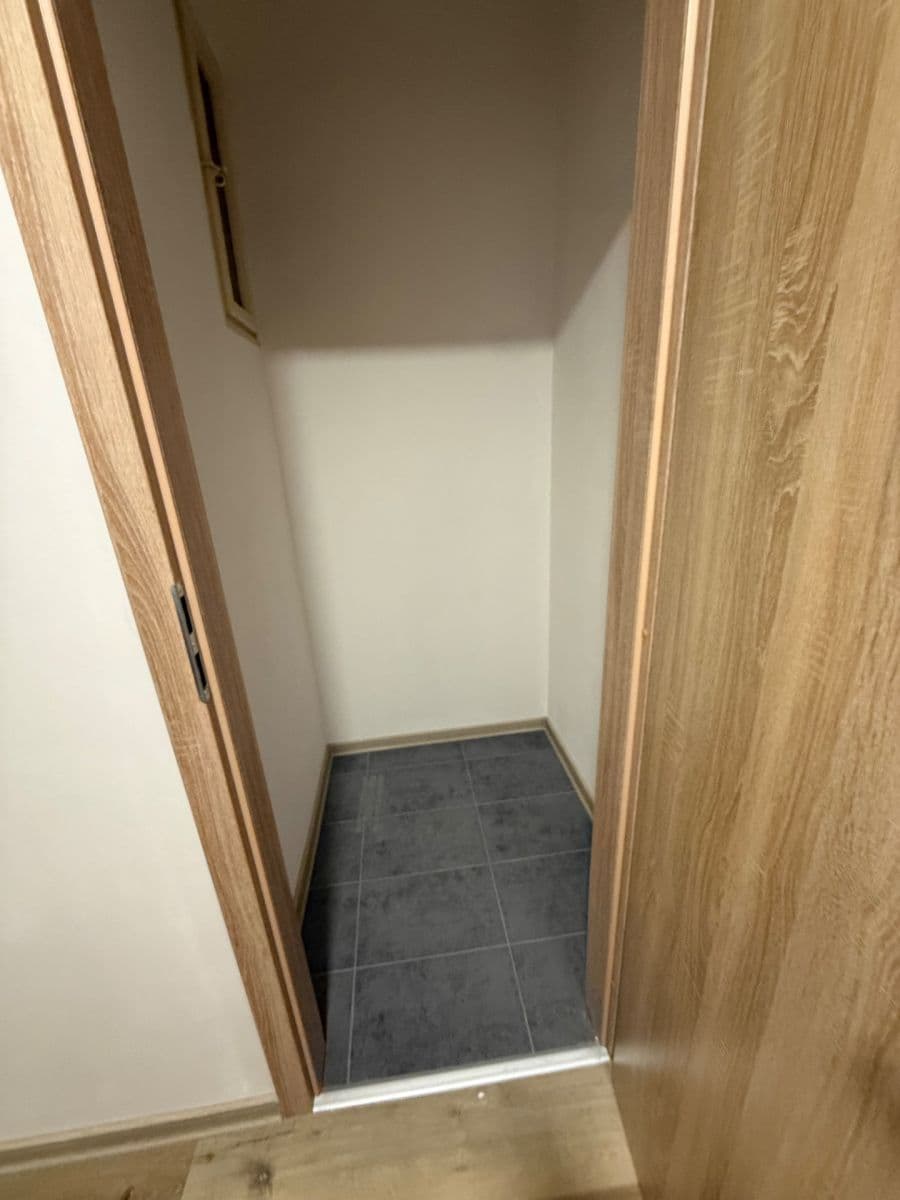 Pronájem bytu 2+kk 54 m², Komunardů, Praha, Praha Pronájem bytu 2+kk 54 m², Komunardů, Praha, Praha