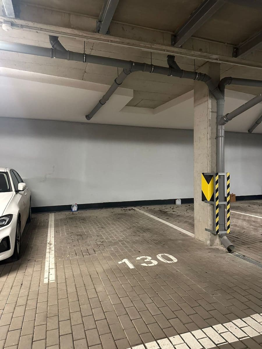 Pronájem garáže 13 m², Honzíkova, Praha, Praha Pronájem garáže 13 m², Honzíkova, Praha, Praha