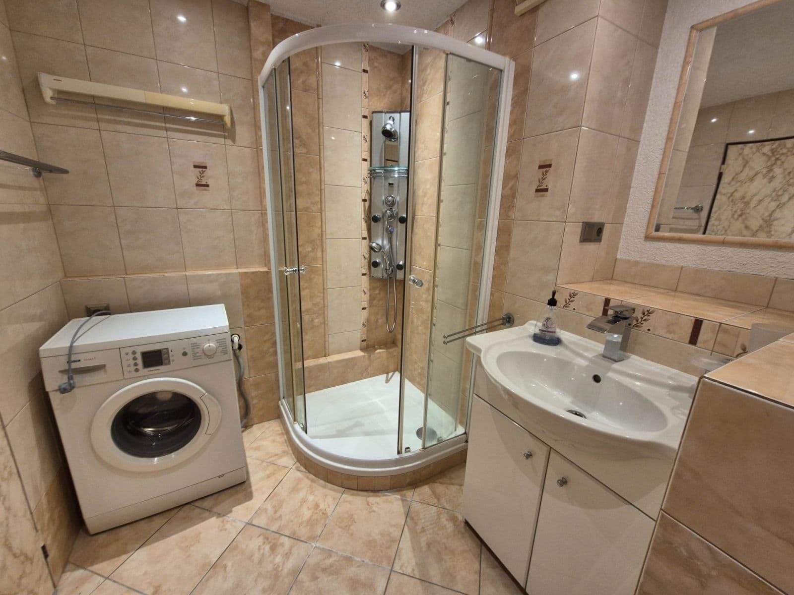 Prodej bytu 3+1 57 m², Jilemnického, Pardubice, Pardubický kraj Prodej bytu 3+1 57 m², Jilemnického, Pardubice, Pardubický kraj