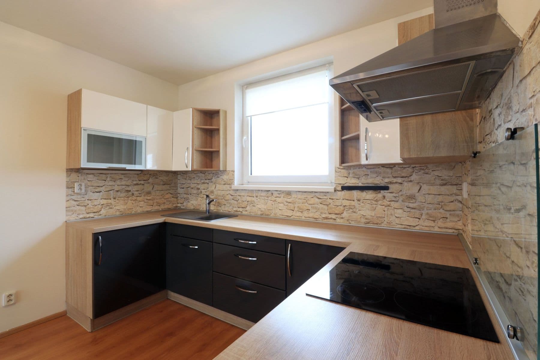 Pronájem bytu 2+kk 50 m², Nad Obcí, Nová Ves, Středočeský kraj Pronájem bytu 2+kk 50 m², Nad Obcí, Nová Ves, Středočeský kraj