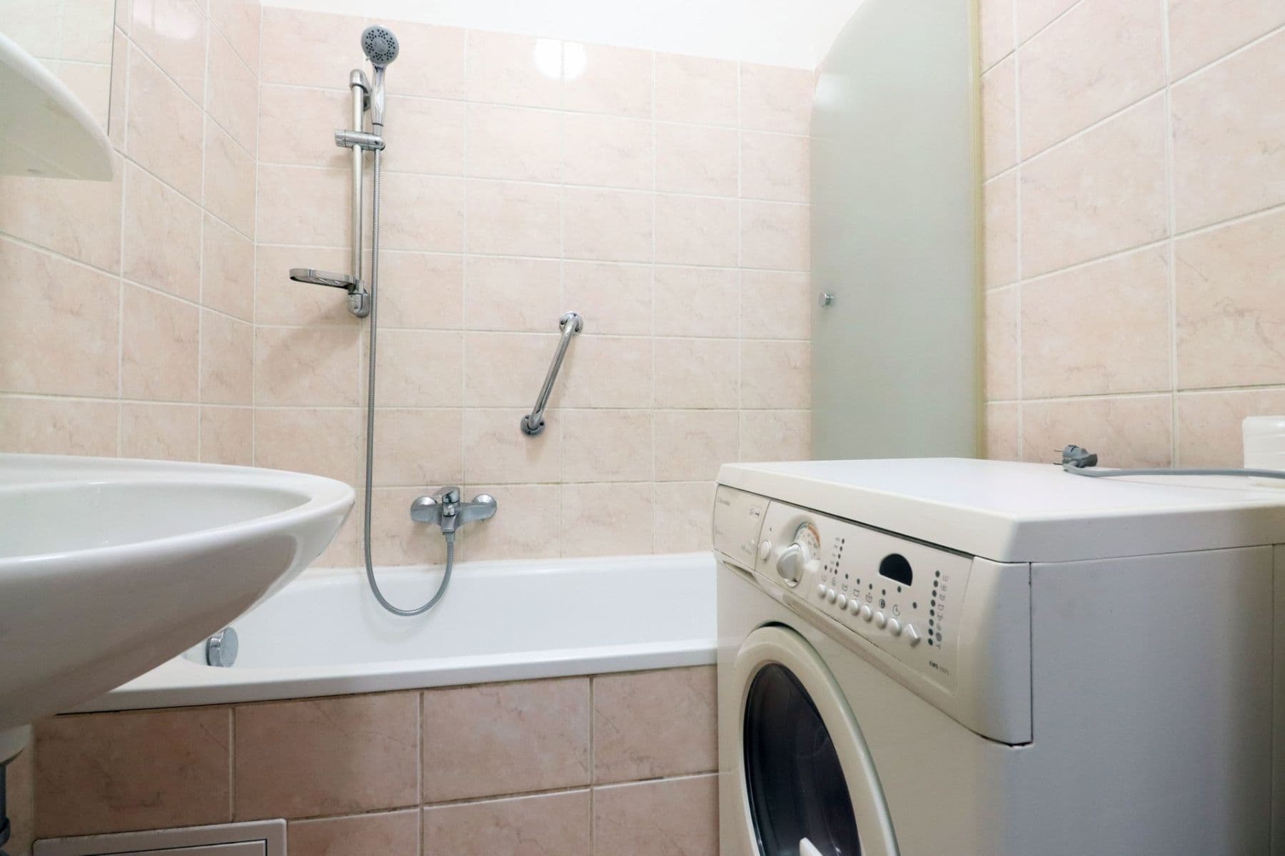 Pronájem bytu 2+1 55 m², Africká, Praha, Praha Pronájem bytu 2+1 55 m², Africká, Praha, Praha