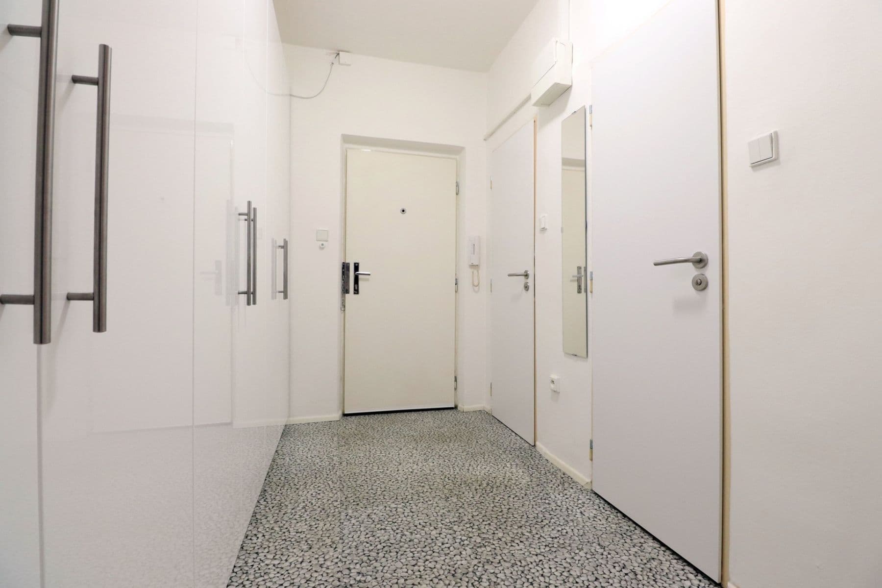 Pronájem bytu 2+1 55 m², Africká, Praha, Praha Pronájem bytu 2+1 55 m², Africká, Praha, Praha