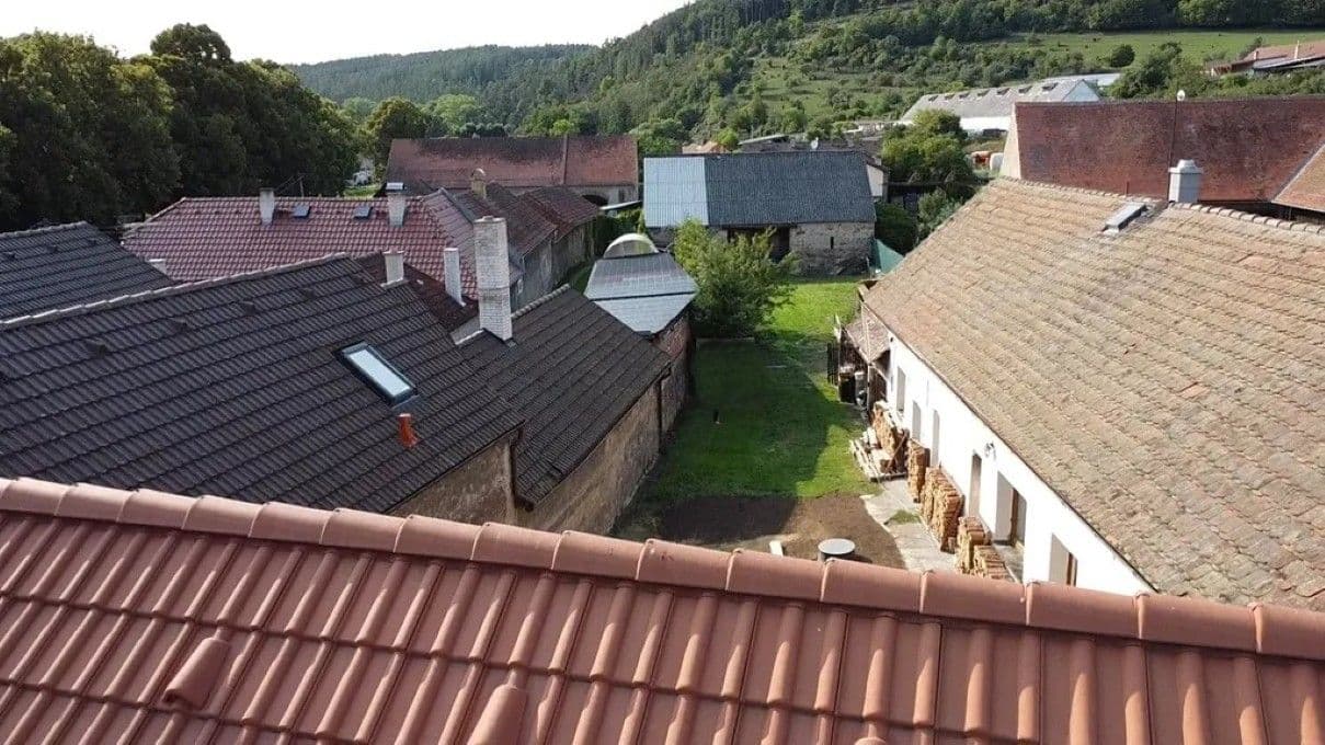 Prodej domu 398 m², pozemek 1.153 m², Hředle, Středočeský kraj Prodej domu 398 m², pozemek 1.153 m², Hředle, Středočeský kraj