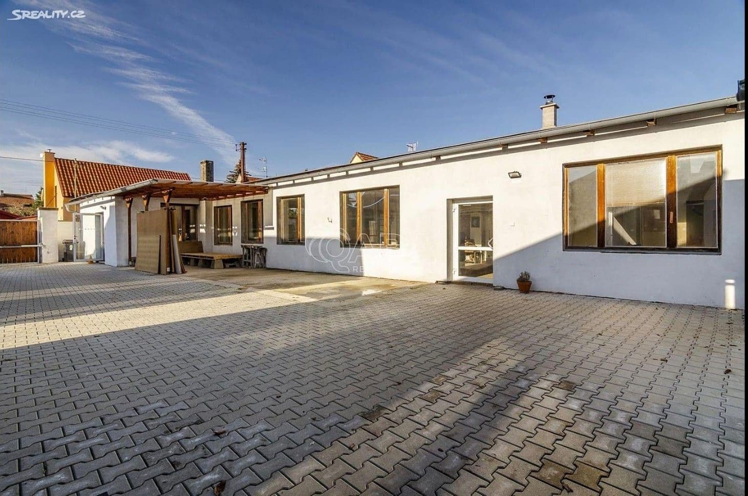 Pronájem nebytového prostoru 200 m², B. Němcové, Veltrusy, Středočeský kraj Pronájem nebytového prostoru 200 m², B. Němcové, Veltrusy, Středočeský kraj