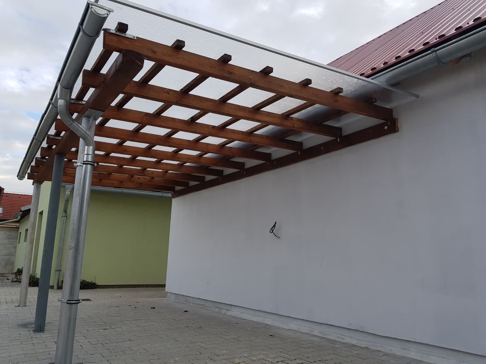 Pronájem nebytového prostoru 200 m², B. Němcové, Veltrusy, Středočeský kraj Pronájem nebytového prostoru 200 m², B. Němcové, Veltrusy, Středočeský kraj