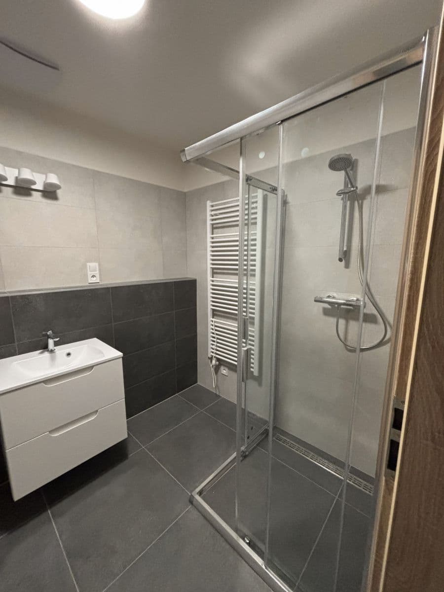 Pronájem bytu 2+kk 45 m², Hostomická, Dobříš, Středočeský kraj Pronájem bytu 2+kk 45 m², Hostomická, Dobříš, Středočeský kraj