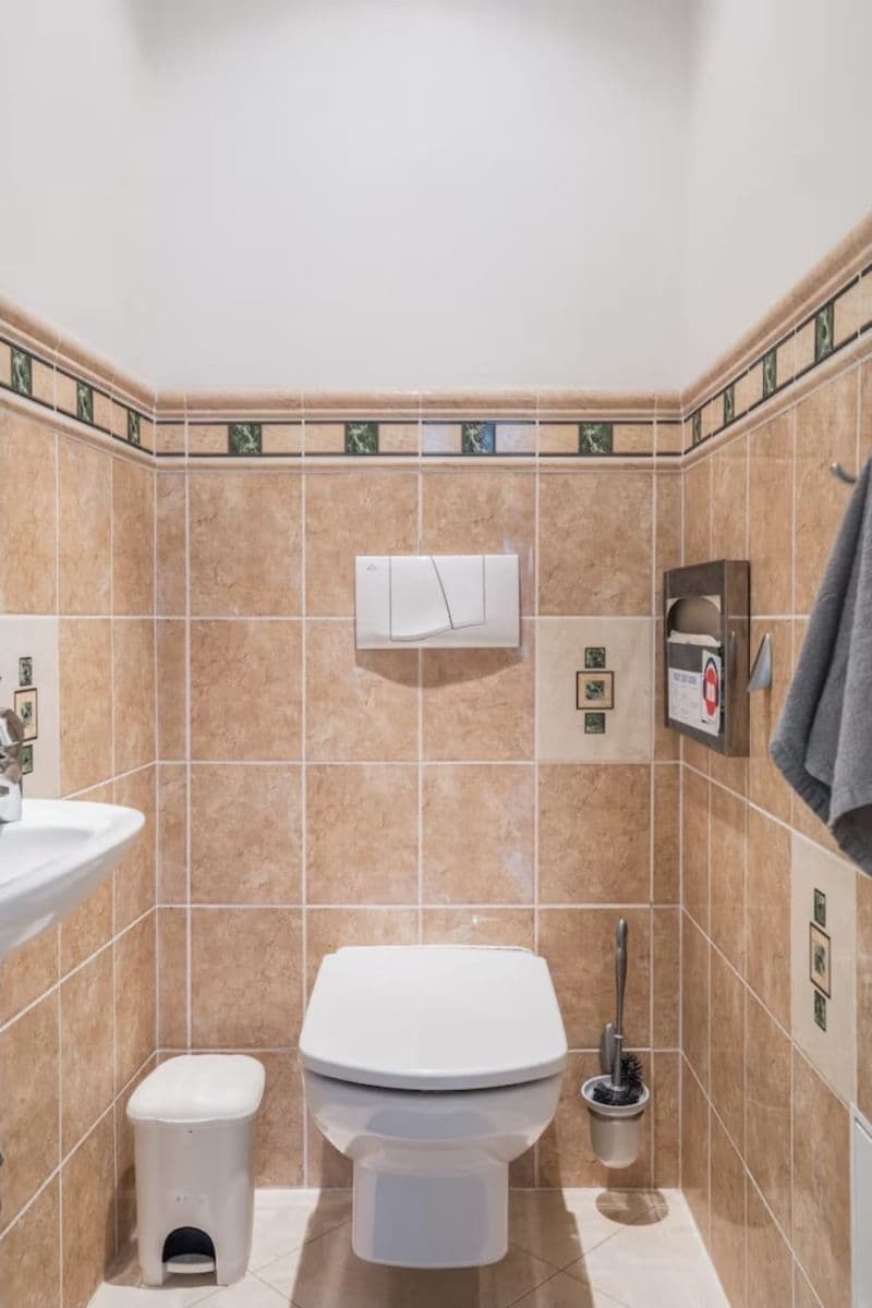 Pronájem bytu 5+kk 165 m², Strojnická, Praha, Praha Pronájem bytu 5+kk 165 m², Strojnická, Praha, Praha