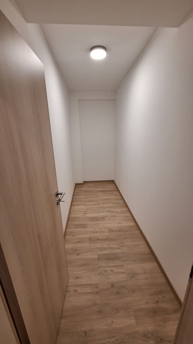 Pronájem bytu 2+kk 57 m², Topolová, Olomouc, Olomoucký kraj Pronájem bytu 2+kk 57 m², Topolová, Olomouc, Olomoucký kraj