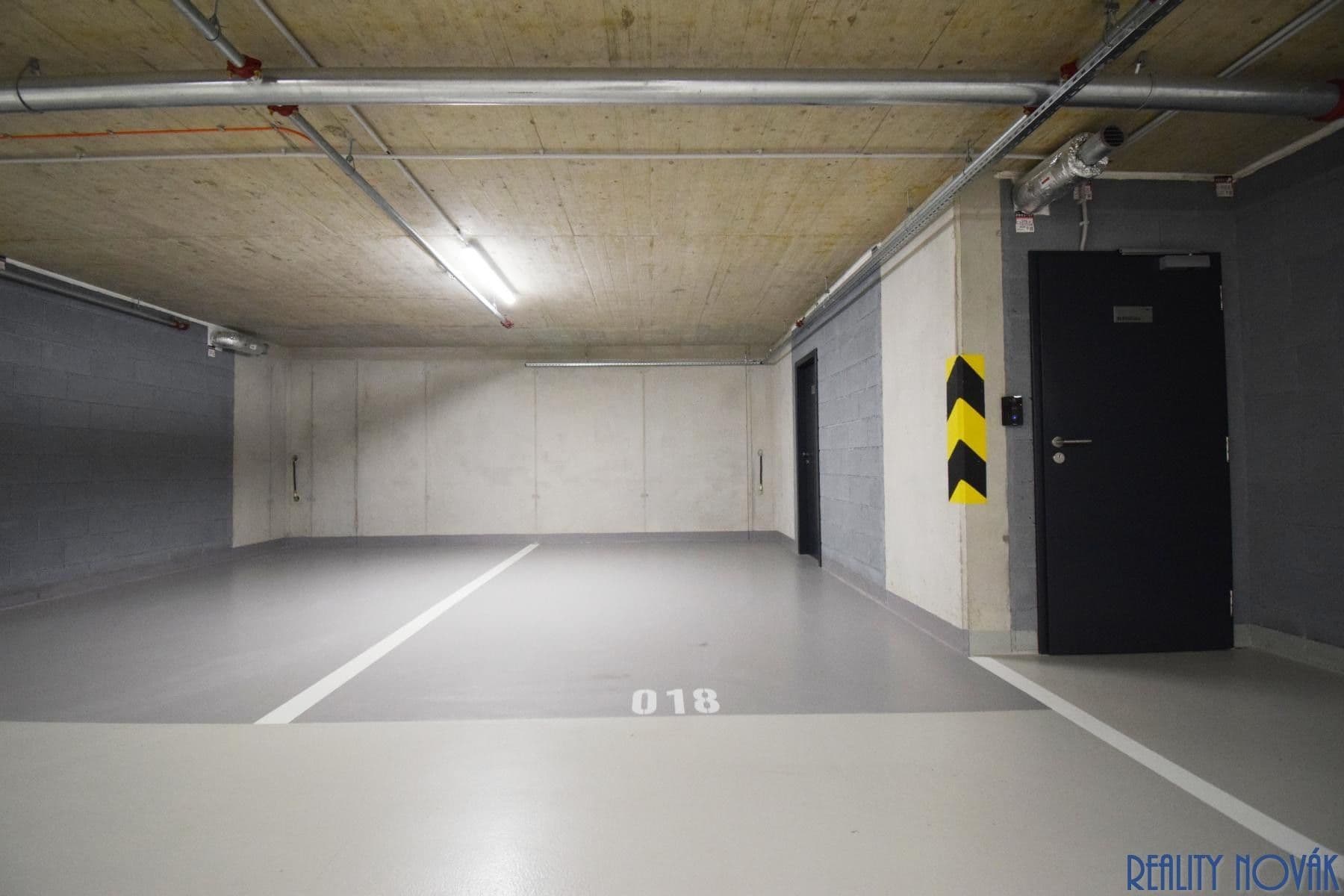 Pronájem garáže 15 m², Praha, Praha Pronájem garáže 15 m², Praha, Praha