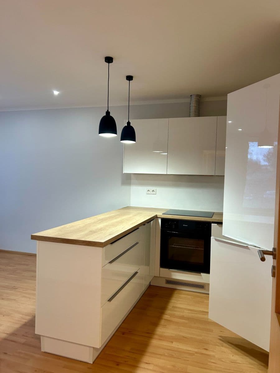 Pronájem bytu 3+kk 61 m², U Pivovaru, Benešov, Středočeský kraj Pronájem bytu 3+kk 61 m², U Pivovaru, Benešov, Středočeský kraj