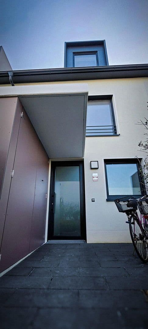 Prodej domu 145 m², pozemek 330 m², Nauen, Braniborsko Prodej domu 145 m², pozemek 330 m², Nauen, Braniborsko