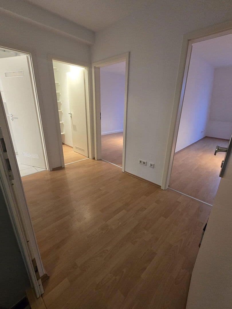 Pronájem bytu 2+1 51 m², Frankfurt, Hessen Pronájem bytu 2+1 51 m², Frankfurt, Hessen