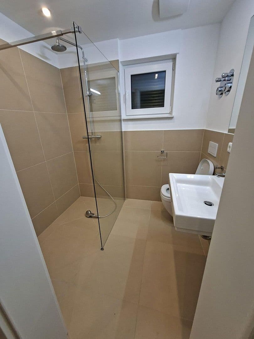 Pronájem bytu 1+1 27 m², Königin-Luise-Straße 11, Berlin-Dahlem, Berlín Pronájem bytu 1+1 27 m², Königin-Luise-Straße 11, Berlin-Dahlem, Berlín