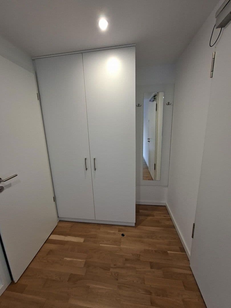 Pronájem bytu 1+1 27 m², Königin-Luise-Straße 11, Berlin-Dahlem, Berlín Pronájem bytu 1+1 27 m², Königin-Luise-Straße 11, Berlin-Dahlem, Berlín