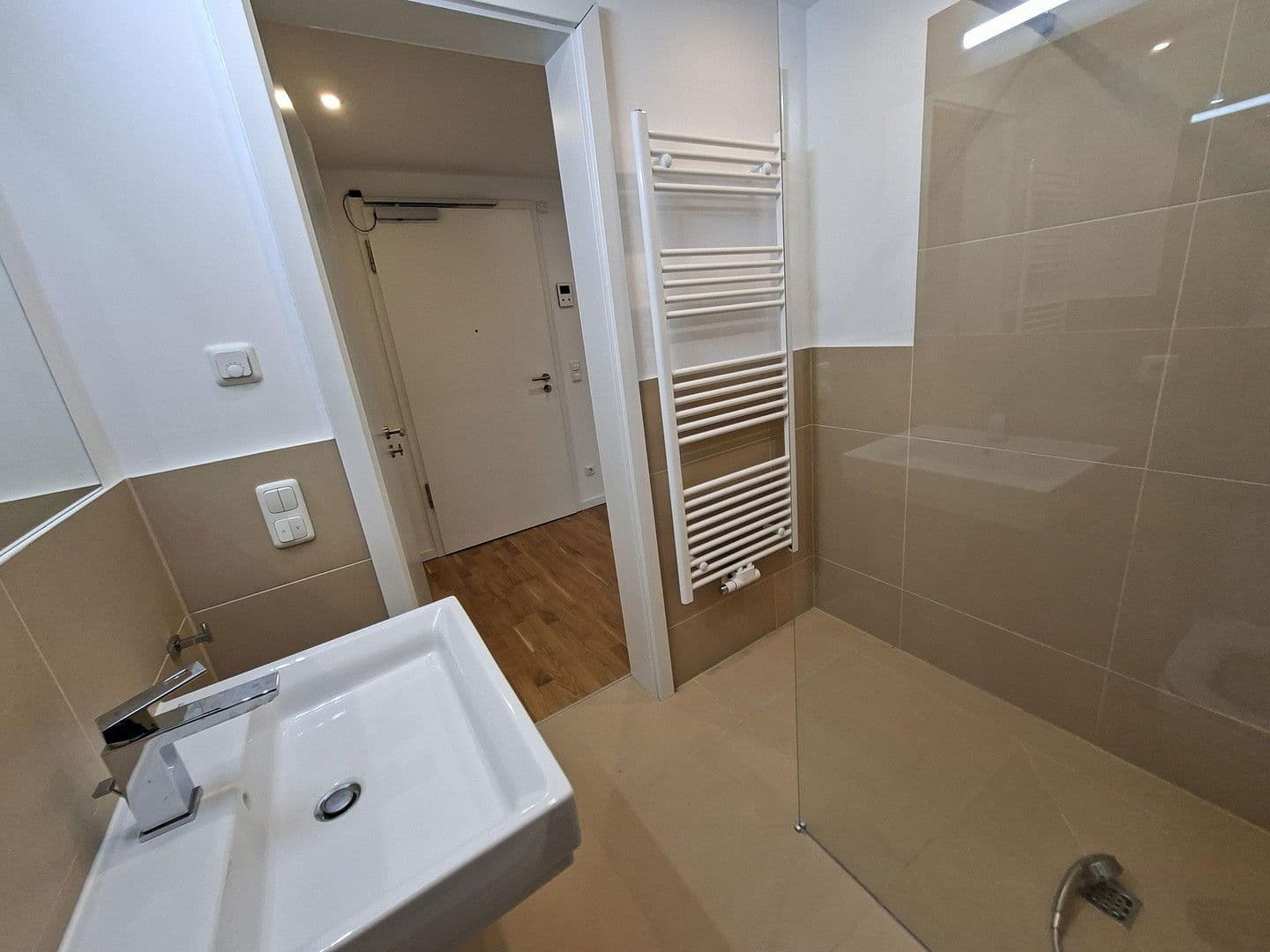 Pronájem bytu 1+1 27 m², Königin-Luise-Straße 11, Berlin-Dahlem, Berlín Pronájem bytu 1+1 27 m², Königin-Luise-Straße 11, Berlin-Dahlem, Berlín