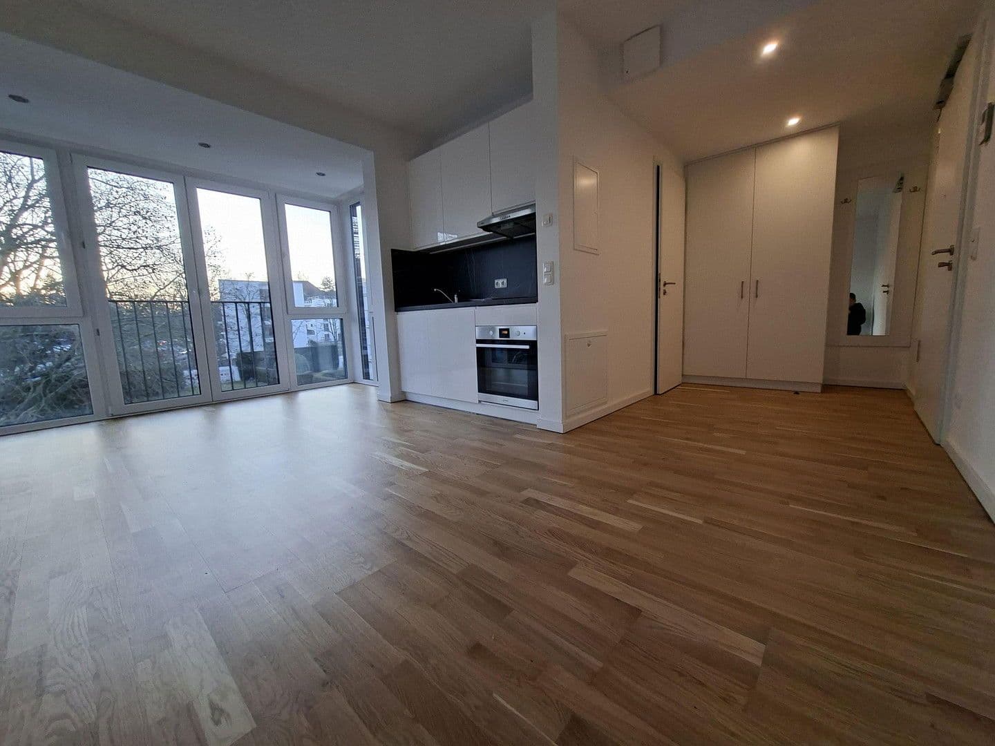 Pronájem bytu 1+1 27 m², Königin-Luise-Straße 11, Berlin-Dahlem, Berlín Pronájem bytu 1+1 27 m², Königin-Luise-Straße 11, Berlin-Dahlem, Berlín