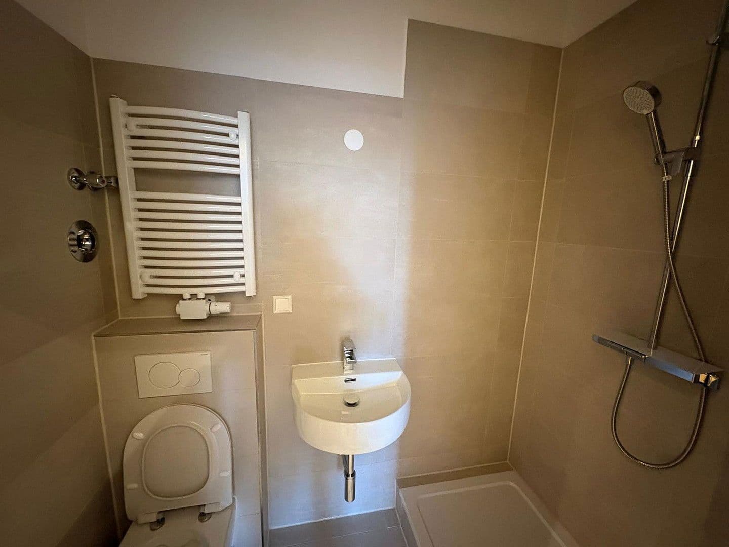 Prodej bytu 4+1 117 m², Königseestr. 6, Berlin, Berlín Prodej bytu 4+1 117 m², Königseestr. 6, Berlin, Berlín