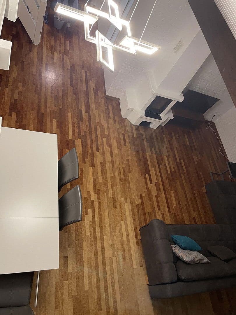 Pronájem bytu 4+1 100 m², Düsseldorf, Severní Porýní-Vestfálsko Pronájem bytu 4+1 100 m², Düsseldorf, Severní Porýní-Vestfálsko