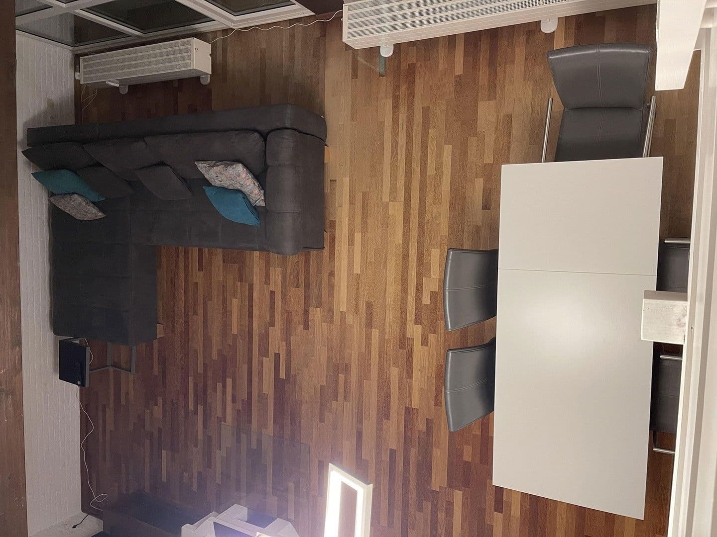 Pronájem bytu 4+1 100 m², Düsseldorf, Severní Porýní-Vestfálsko Pronájem bytu 4+1 100 m², Düsseldorf, Severní Porýní-Vestfálsko