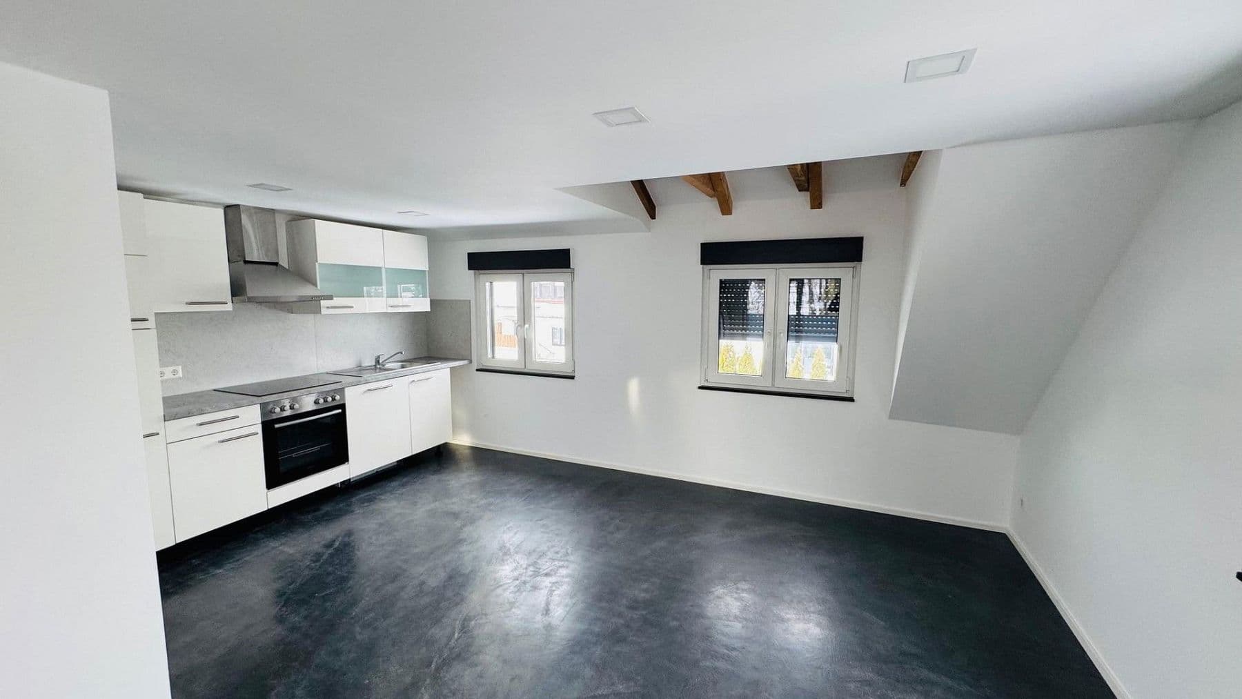 Pronájem bytu 3+kk 135 m², Ludwigsburg, Bádensko-Württembersko Pronájem bytu 3+kk 135 m², Ludwigsburg, Bádensko-Württembersko