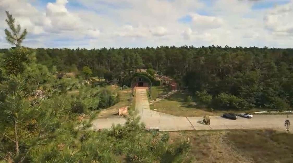 Prodej nebytového prostoru 30.000 m², Lindenstraße 15, Neuhardenberg, Braniborsko Prodej nebytového prostoru 30.000 m², Lindenstraße 15, Neuhardenberg, Braniborsko