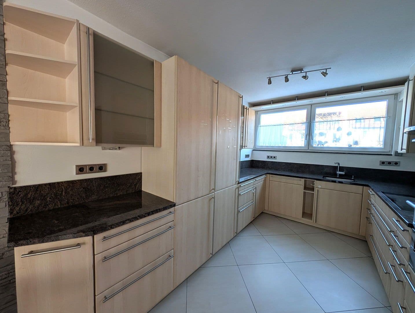 Prodej domu 149 m², pozemek 155 m², Westendstraße 4, Kirchheim b. München, Bavorsko Prodej domu 149 m², pozemek 155 m², Westendstraße 4, Kirchheim b. München, Bavorsko