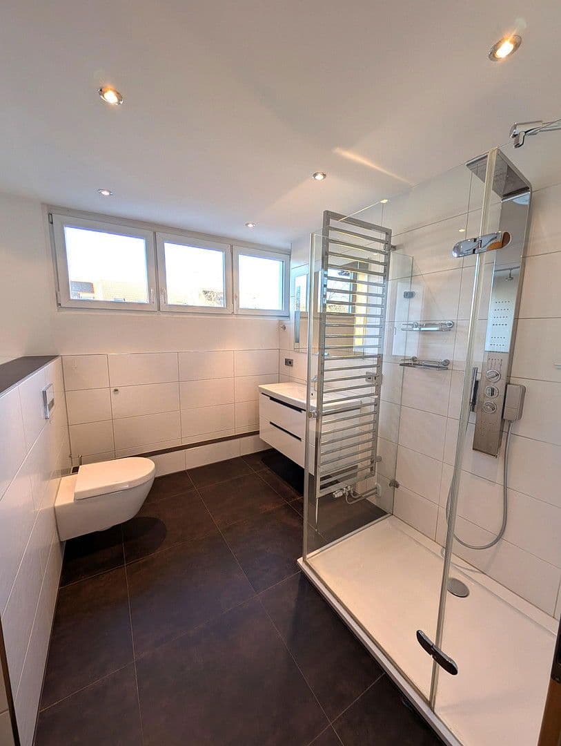 Prodej domu 149 m², pozemek 155 m², Westendstraße 4, Kirchheim b. München, Bavorsko Prodej domu 149 m², pozemek 155 m², Westendstraße 4, Kirchheim b. München, Bavorsko