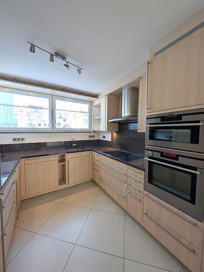 Prodej domu 149 m², pozemek 155 m², Westendstraße 4, Kirchheim b. München, Bavorsko Prodej domu 149 m², pozemek 155 m², Westendstraße 4, Kirchheim b. München, Bavorsko