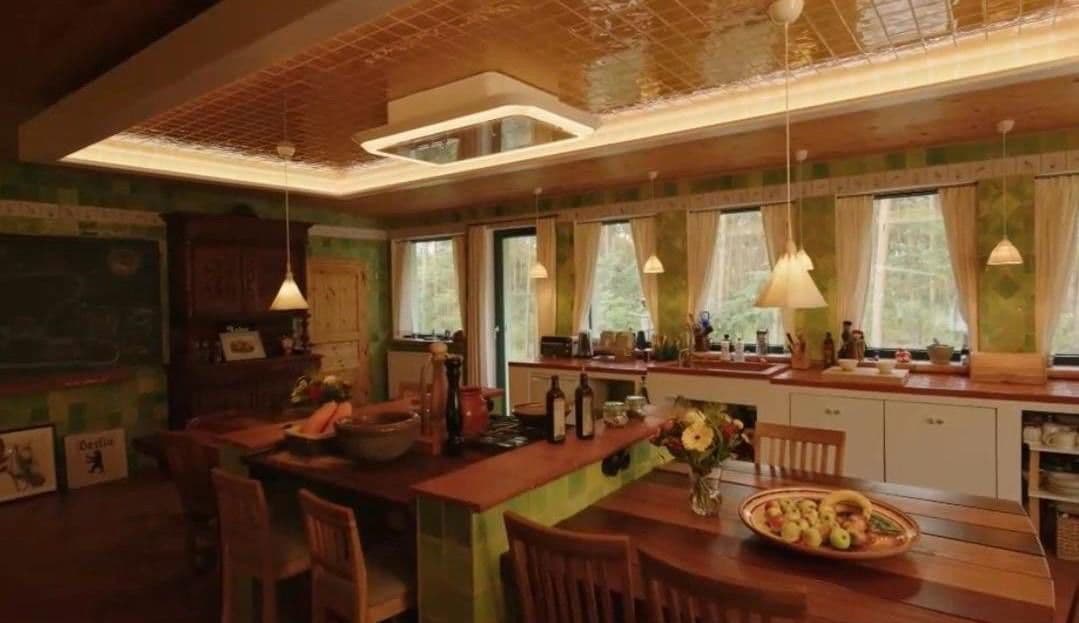 Prodej domu 29.000 m², pozemek 30.000 m², Lindenstraße 15, Neuhardenberg, Braniborsko Prodej domu 29.000 m², pozemek 30.000 m², Lindenstraße 15, Neuhardenberg, Braniborsko