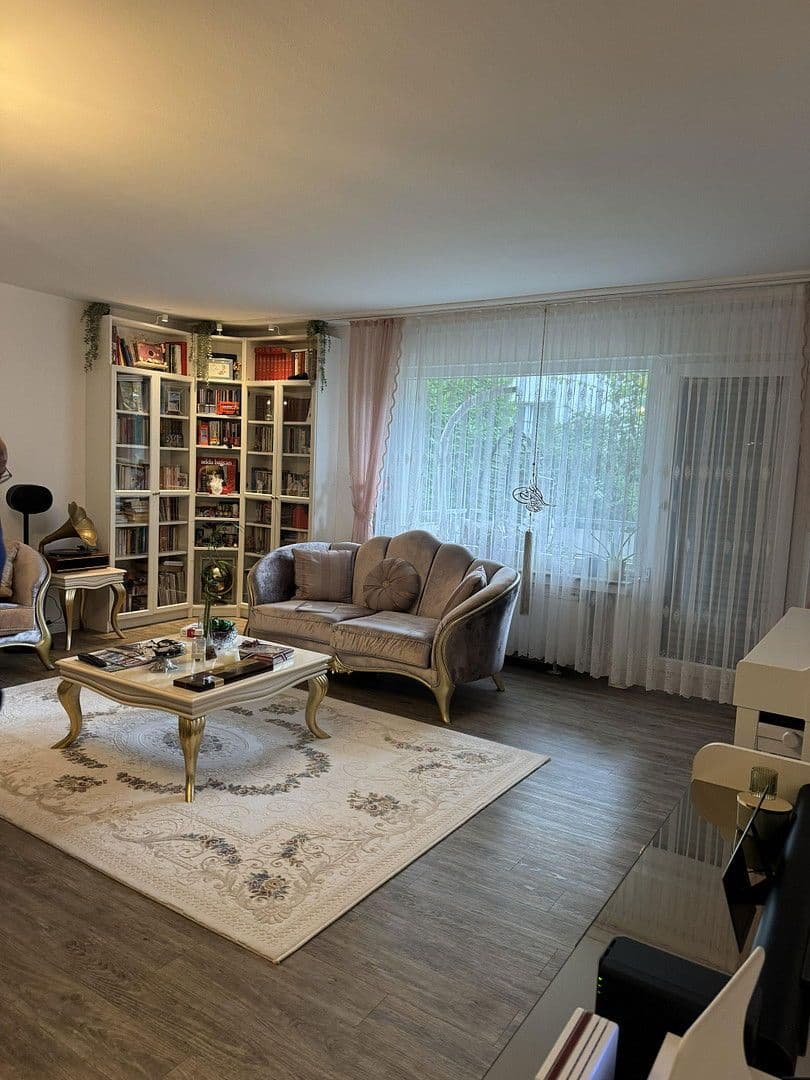 Prodej bytu 3+1 93 m², An der Rheinbahn 17, Meerbusch, Severní Porýní-Vestfálsko Prodej bytu 3+1 93 m², An der Rheinbahn 17, Meerbusch, Severní Porýní-Vestfálsko