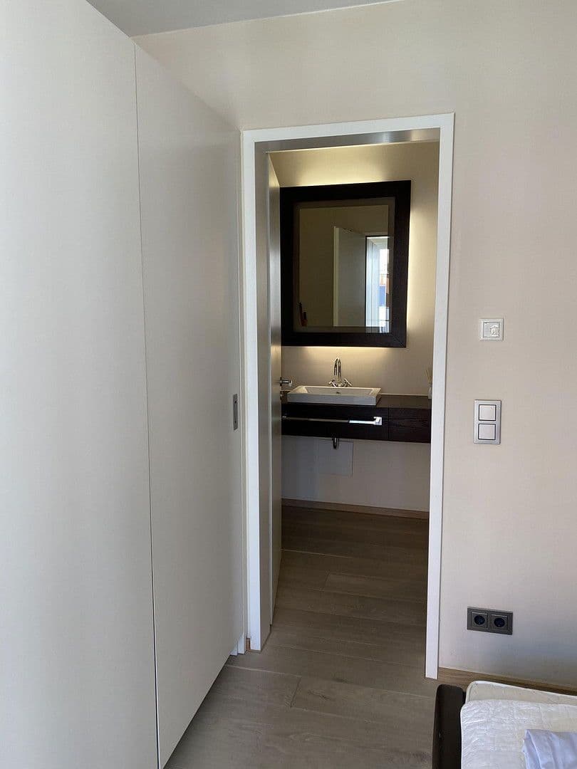 Pronájem bytu 2+1 60 m², Adams-Lehmann-Straße 52, München, Bavorsko Pronájem bytu 2+1 60 m², Adams-Lehmann-Straße 52, München, Bavorsko