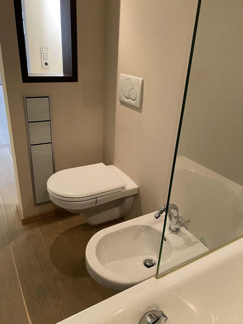 Pronájem bytu 2+1 60 m², Adams-Lehmann-Straße 52, München, Bavorsko Pronájem bytu 2+1 60 m², Adams-Lehmann-Straße 52, München, Bavorsko