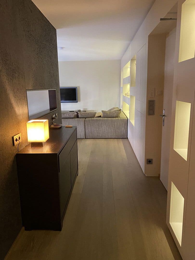 Pronájem bytu 2+1 60 m², Adams-Lehmann-Straße 52, München, Bavorsko Pronájem bytu 2+1 60 m², Adams-Lehmann-Straße 52, München, Bavorsko