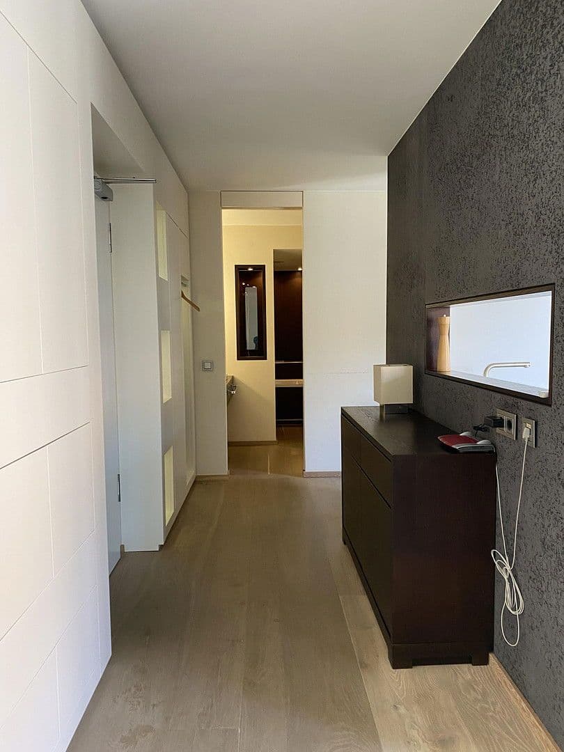 Pronájem bytu 2+1 60 m², Adams-Lehmann-Straße 52, München, Bavorsko Pronájem bytu 2+1 60 m², Adams-Lehmann-Straße 52, München, Bavorsko