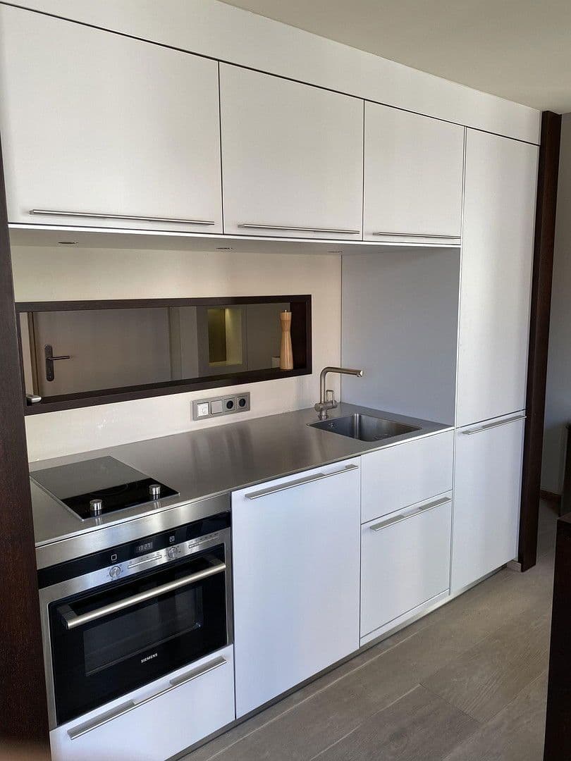 Pronájem bytu 2+1 60 m², Adams-Lehmann-Straße 52, München, Bavorsko Pronájem bytu 2+1 60 m², Adams-Lehmann-Straße 52, München, Bavorsko