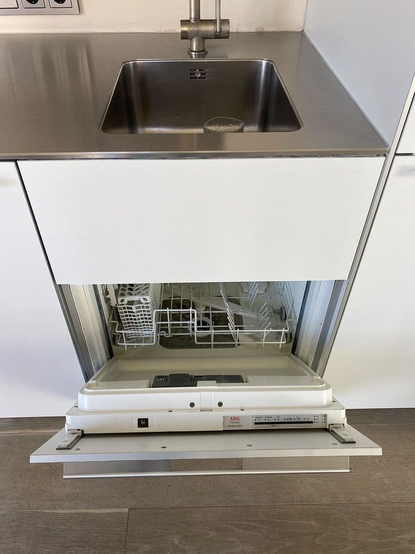 Pronájem bytu 2+1 60 m², Adams-Lehmann-Straße 52, München, Bavorsko Pronájem bytu 2+1 60 m², Adams-Lehmann-Straße 52, München, Bavorsko