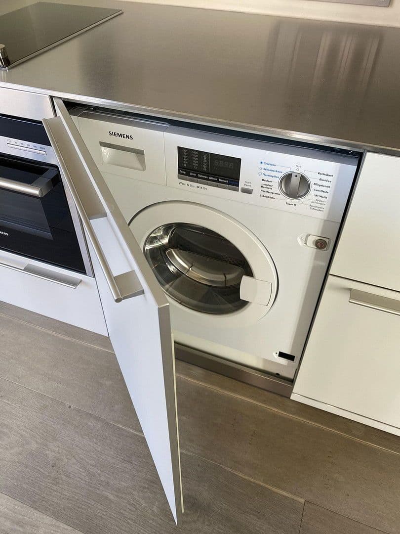 Pronájem bytu 2+1 60 m², Adams-Lehmann-Straße 52, München, Bavorsko Pronájem bytu 2+1 60 m², Adams-Lehmann-Straße 52, München, Bavorsko