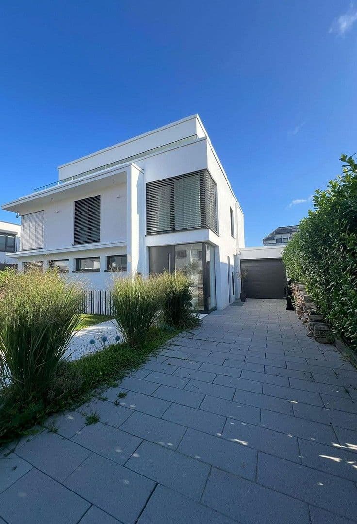 Pronájem bytu 2+1 76 m², Johann-Baptist-Enderle-Weg 6, Hochheim, Hessen Pronájem bytu 2+1 76 m², Johann-Baptist-Enderle-Weg 6, Hochheim, Hessen